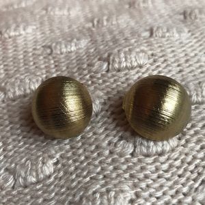 Vintage gold tone clip on earrings